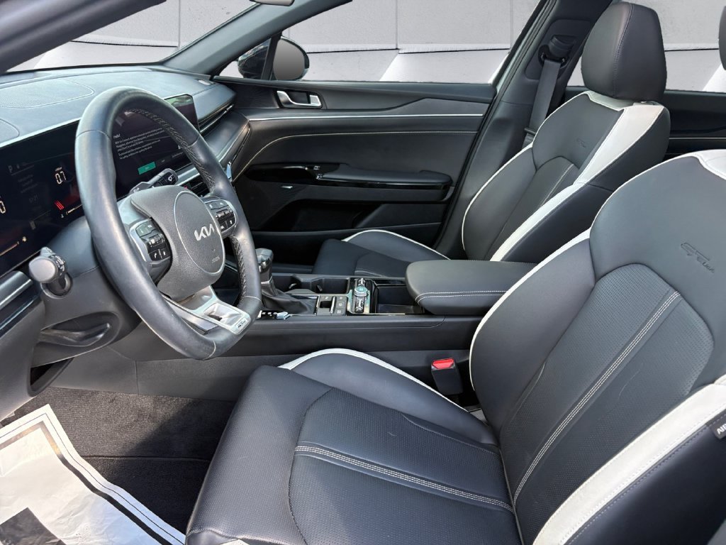 Used 2025 Gray Kia GT-Line image 7