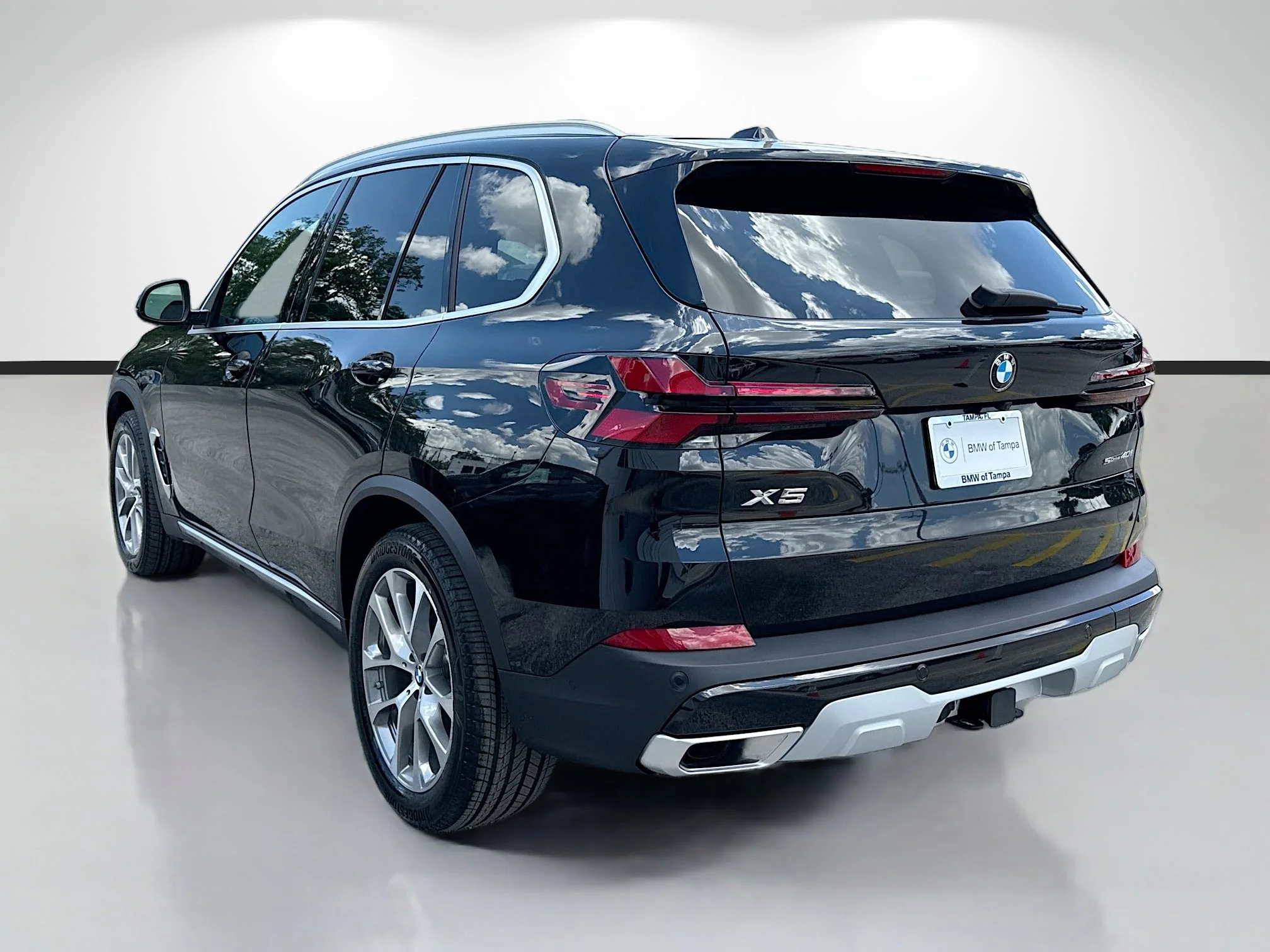 New 2026 Black Sapphire Metallic BMW sDrive40i image 5