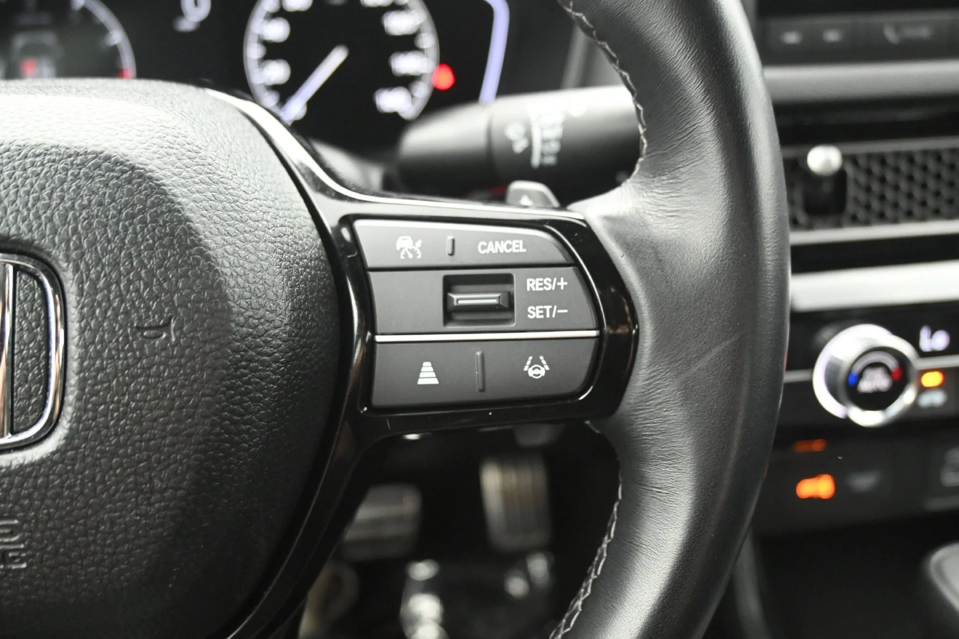 Used 2024  Honda 4D SEDAN 2.0L SPORT AUTO image 23