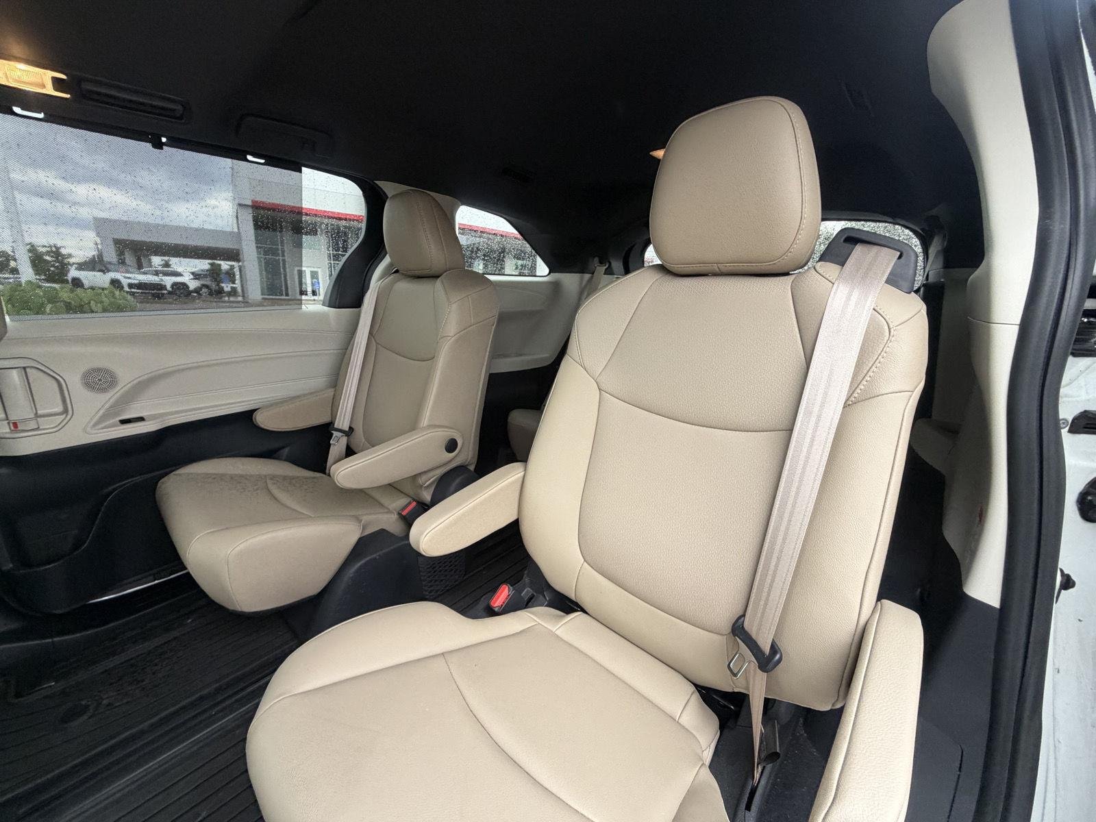 Used 2021 Blizzard Pearl Toyota XLE image 20
