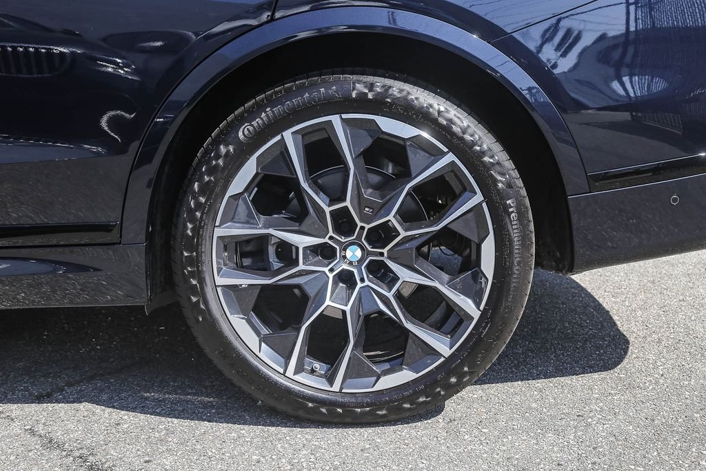 Used 2025 Carbon Black Metallic BMW xDrive40i image 8