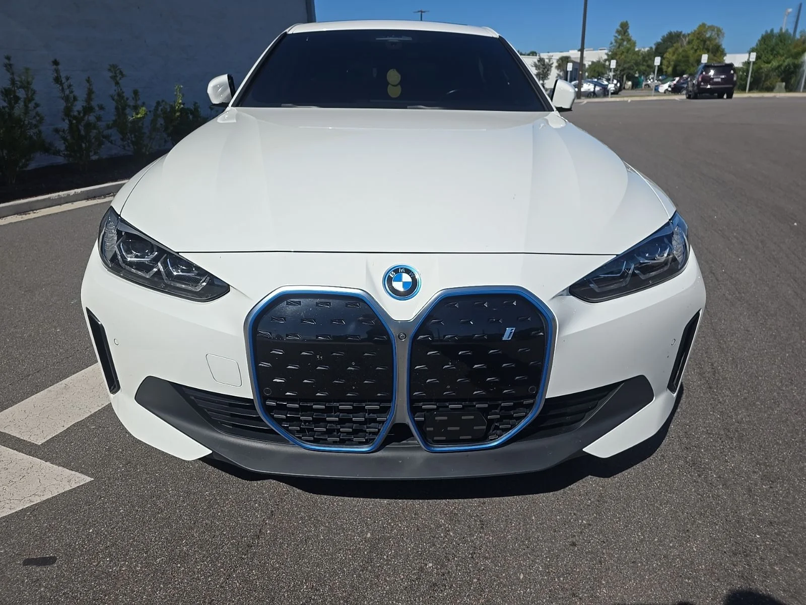 Used 2024 Alpine White BMW xDrive40 image 2