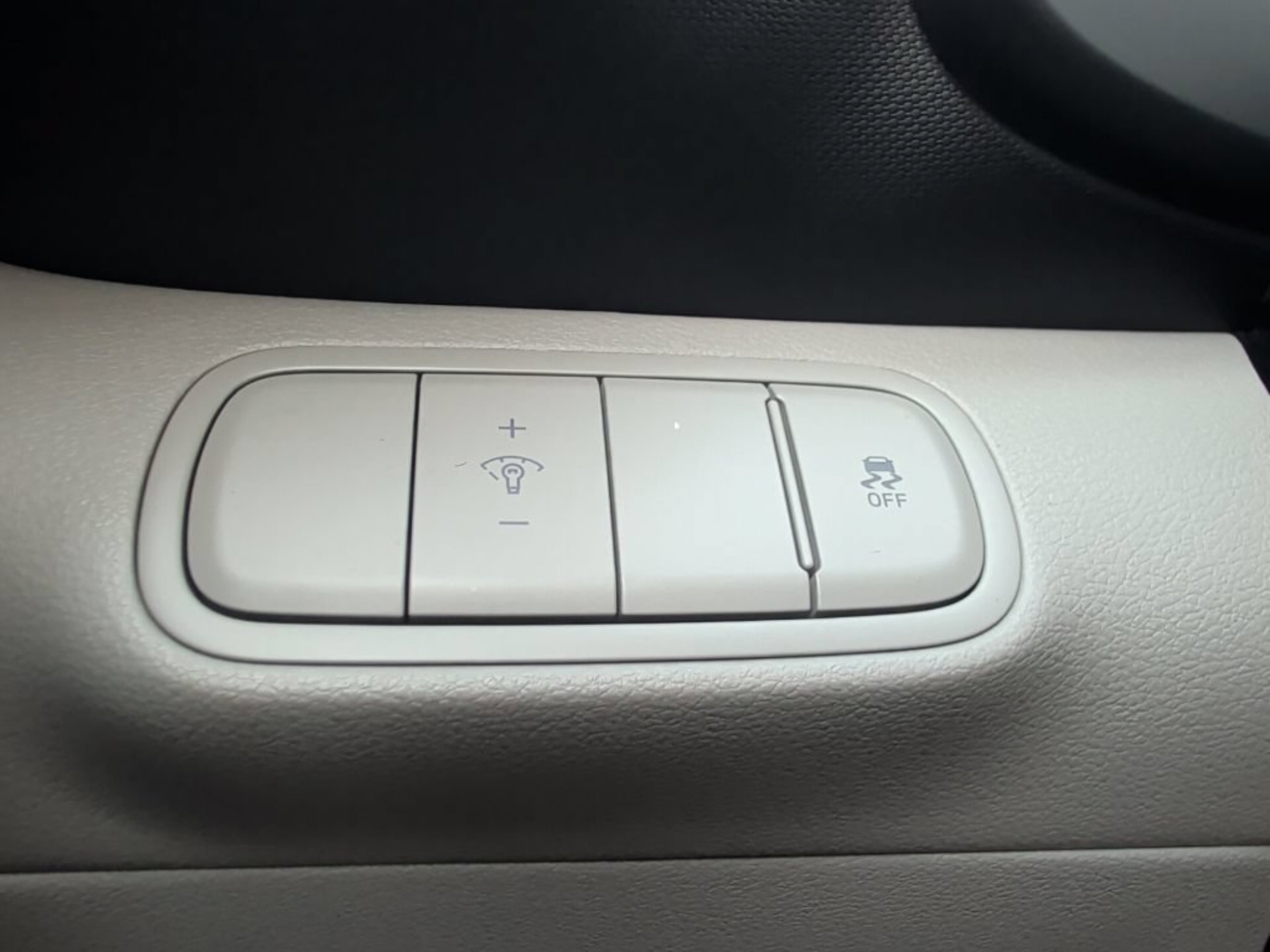 New 2026 Lunar White Hyundai SEL image 30