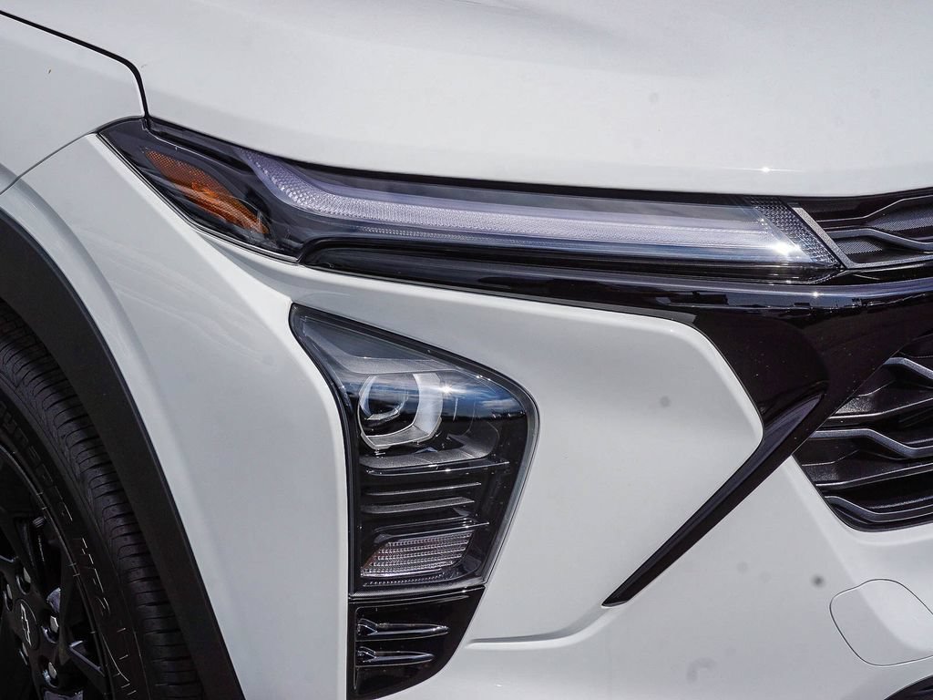 New 2026 Summit White Chevrolet LT image 10
