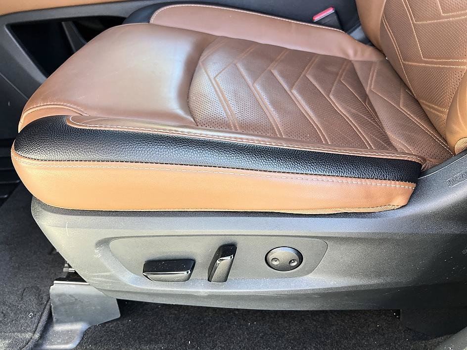 Certified Used 2024 Pearl White Tricoat Nissan Platinum image 22