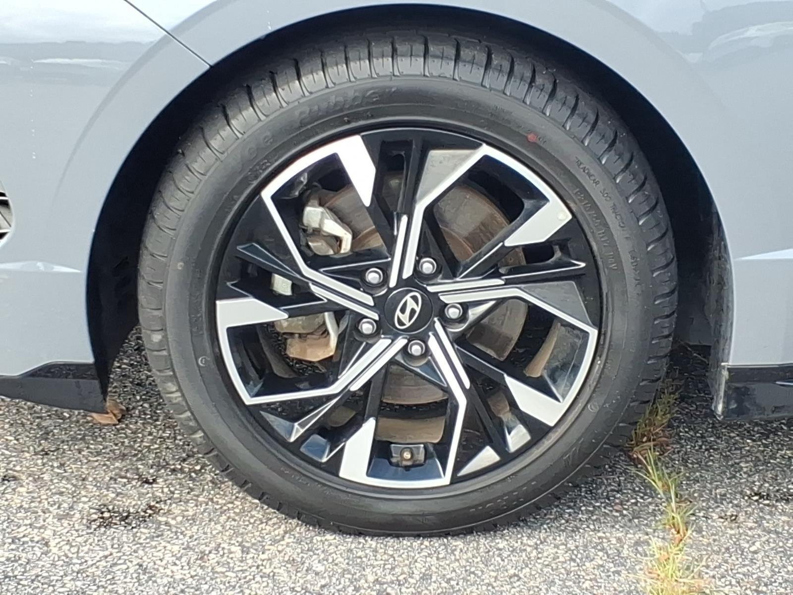 Used 2024 Transmission Blue Hyundai SEL image 4
