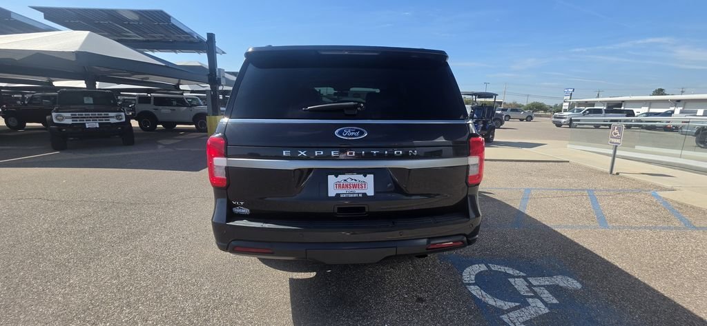 Used 2024 Gray Metallic Ford XLT image 8