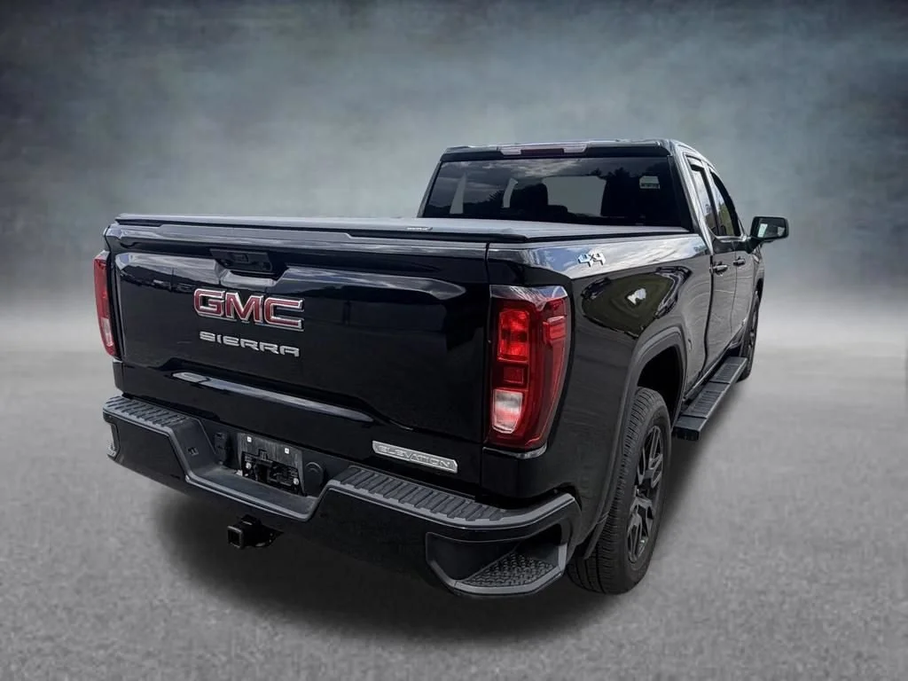 Used 2023 Onyx Black GMC Elevation image 5