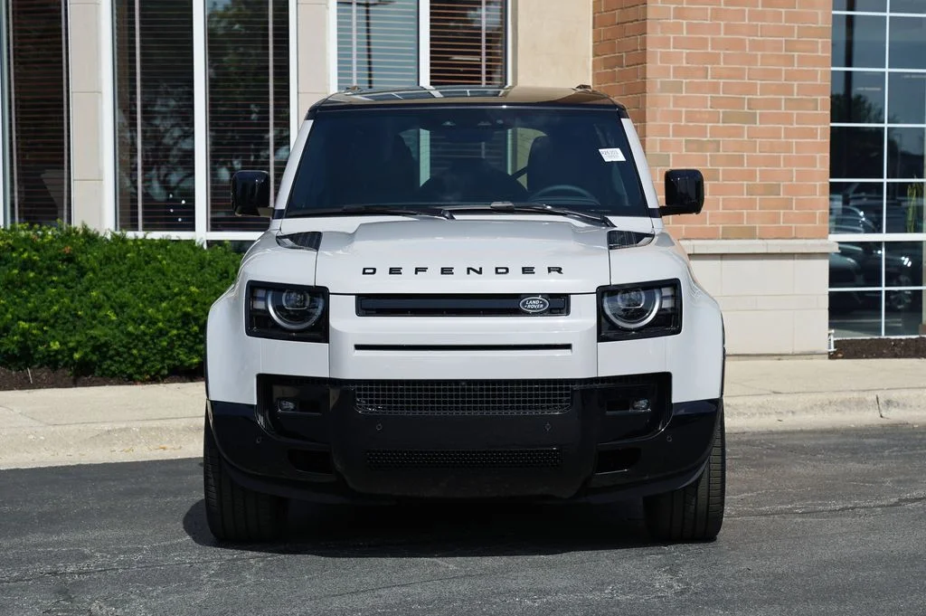 Used 2026 Gray Land Rover X-Dynamic SE image 4