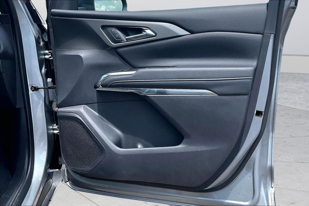 Used 2025 Gray Chevrolet LT image 26