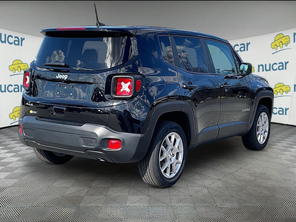 Used 2023 Black Clearcoat Jeep Latitude image 6
