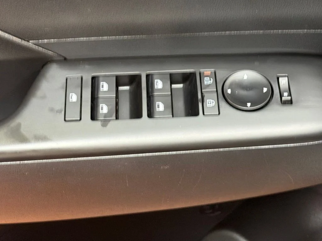 Used 2025 Atlas White Hyundai SEL image 22