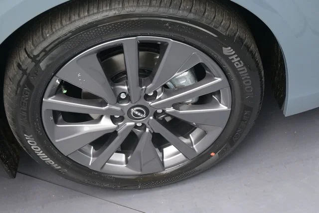New 2026 Gray Nissan SL image 31