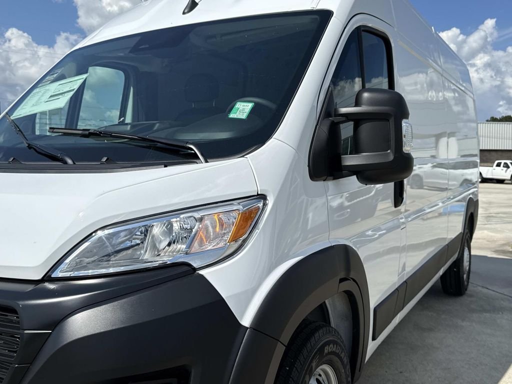 New 2026 Bright White Clear-Coat Exterior Paint RAM High Roof image 7