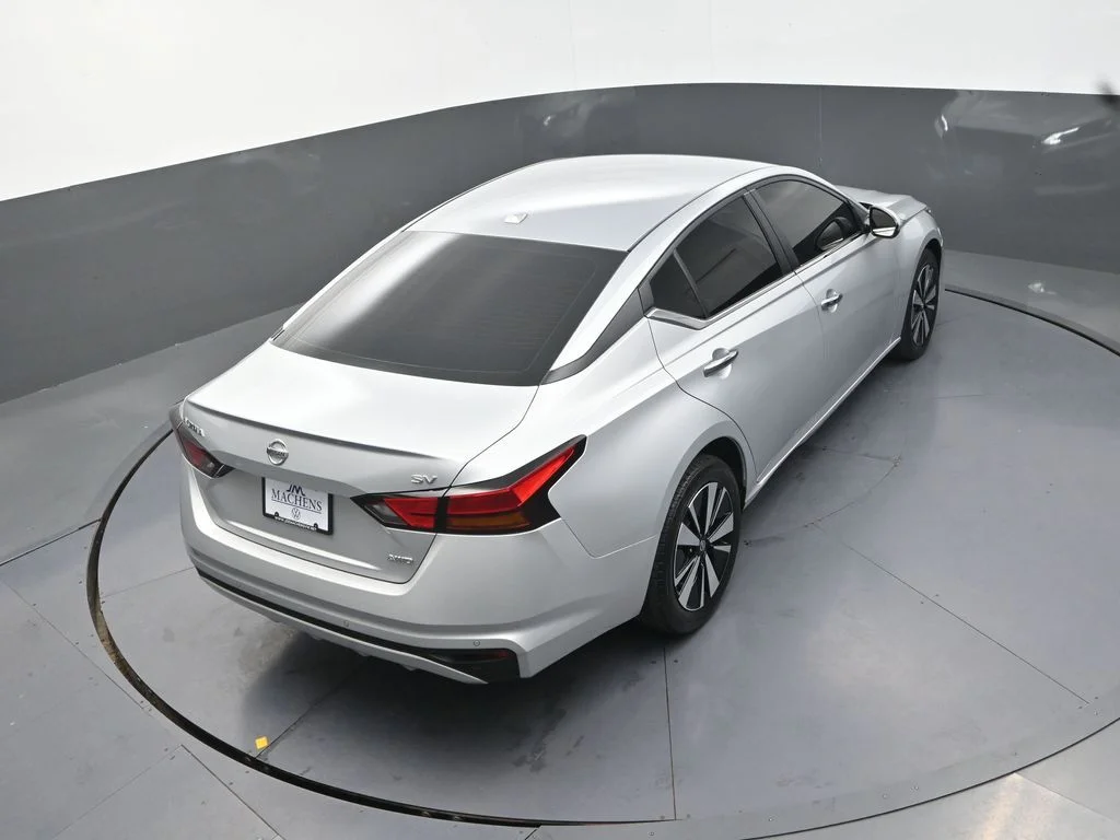 Used 2022 Silver Nissan 2.5 SV image 19