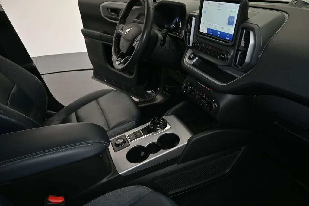 Used 2022 Blue Metallic Ford Outer Banks image 16