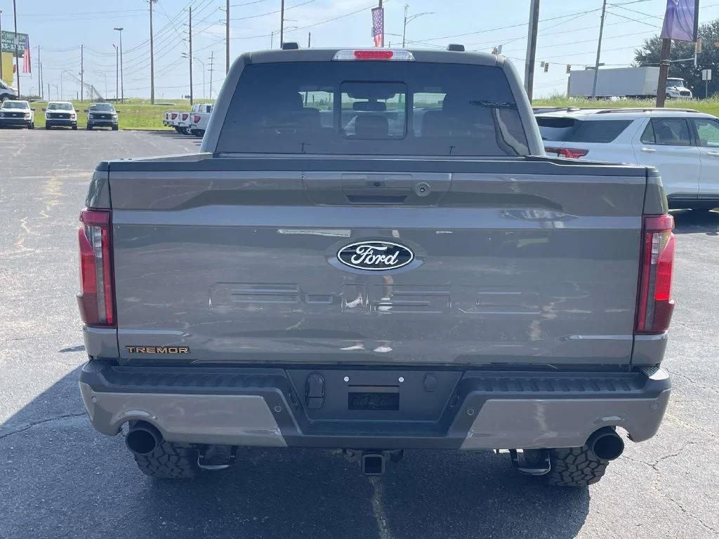 New 2026 Gray Ford Tremor image 4
