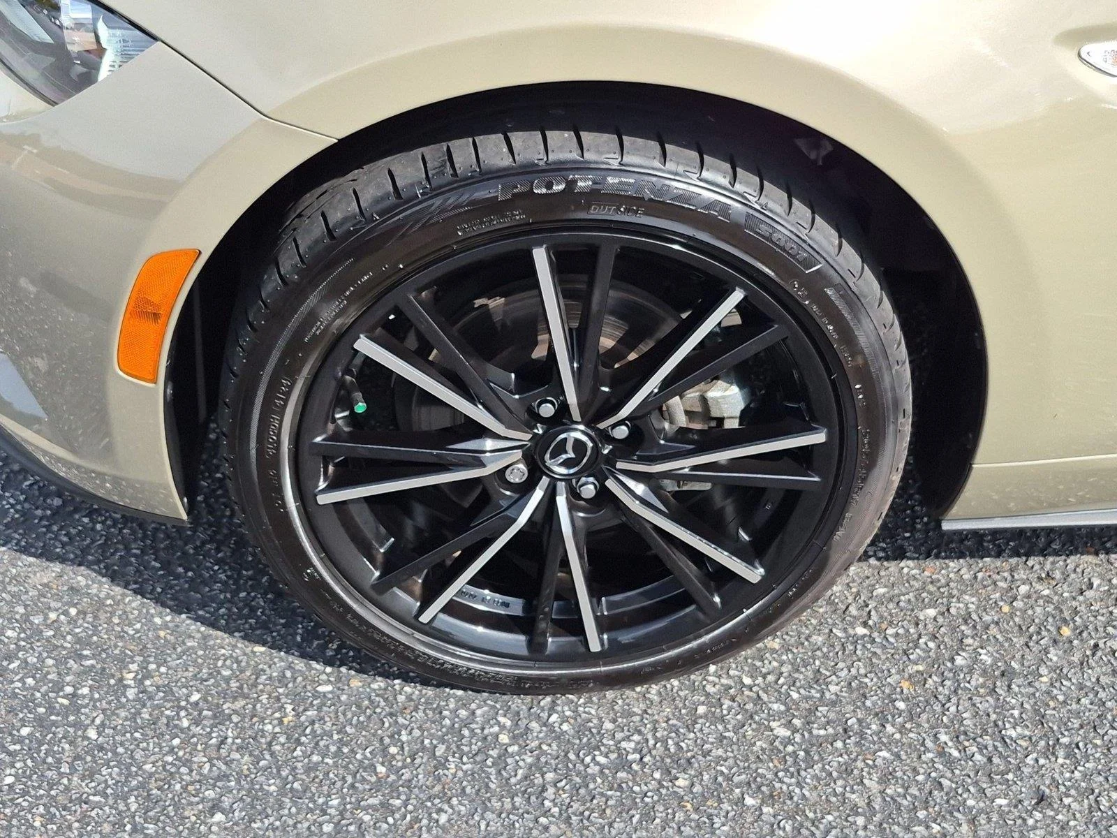 Used 2024  MAZDA GRNDTR image 10