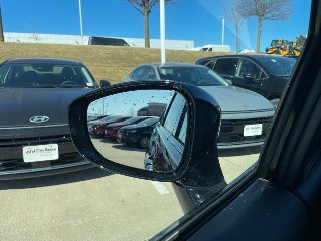 New 2026 Diamond Black Crystal Pearlcoat Chrysler Select image 11