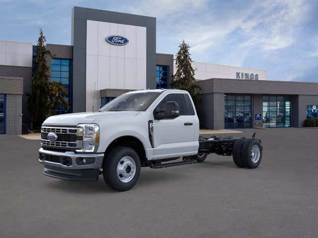 2025 Ford Chassis Cab F-350® XL
