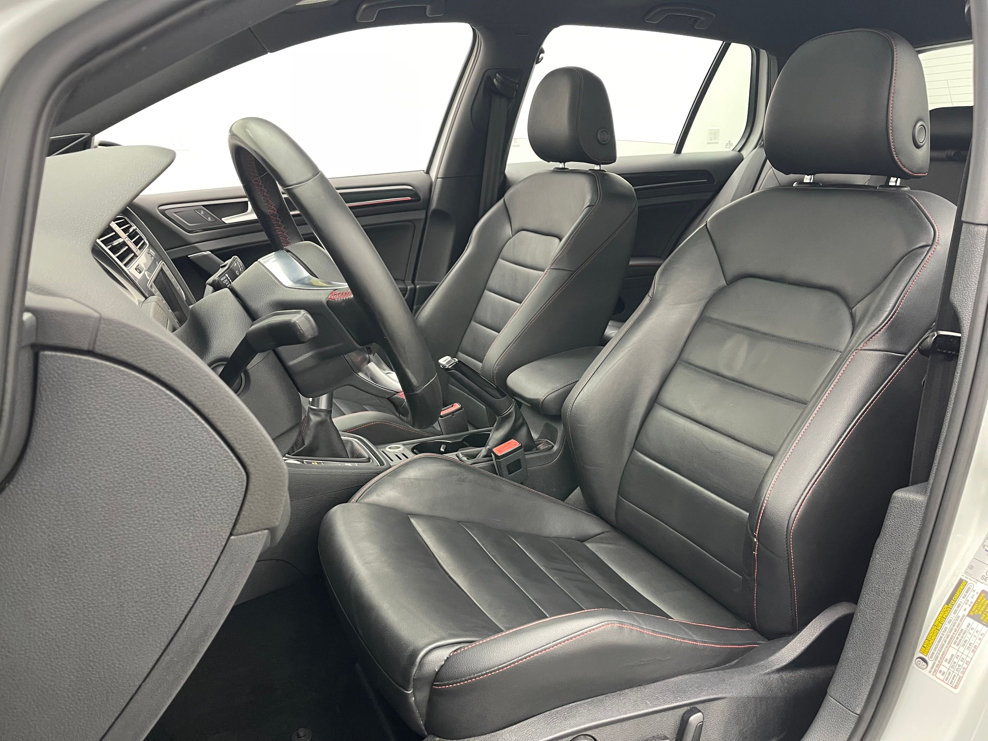 Used 2016 Pure White Volkswagen Autobahn image 18