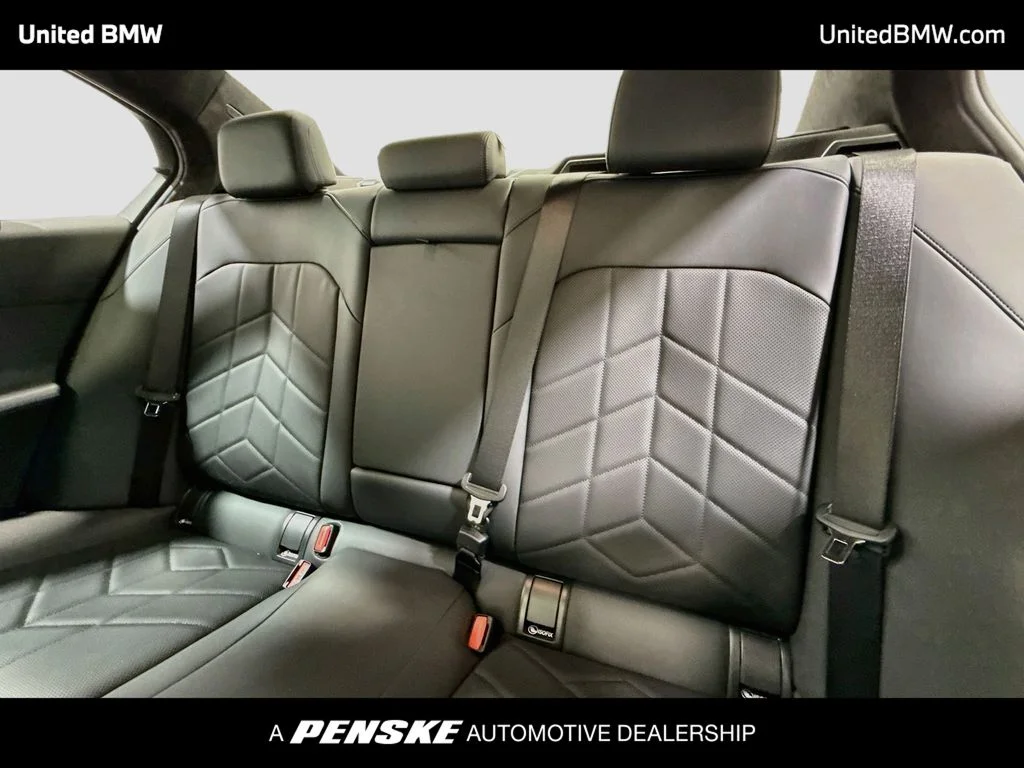 New 2027 Mineral White Metallic BMW xDrive40 image 13