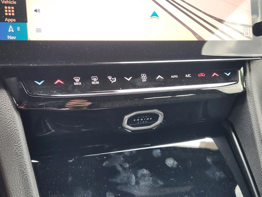 New 2026 Bright White Clear-Coat Exterior Paint Jeep Altitude image 14