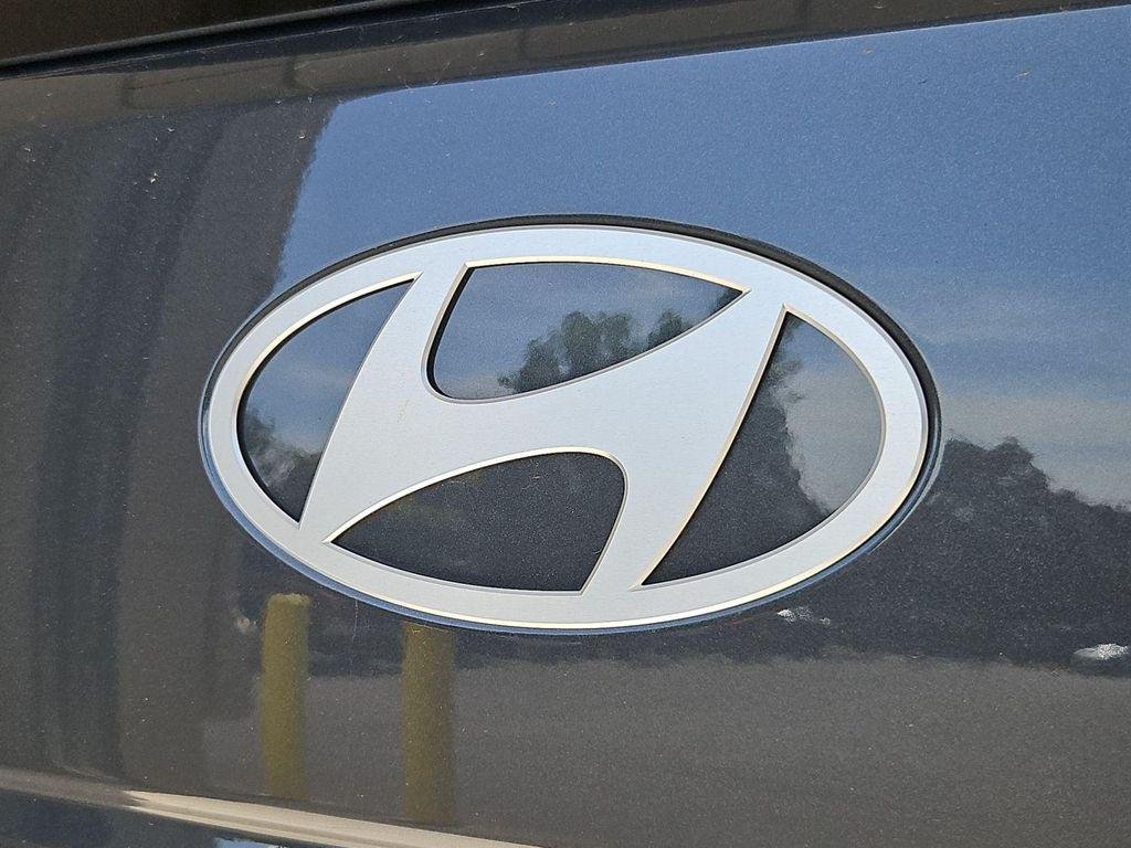New 2026 Gray Hyundai SE image 25