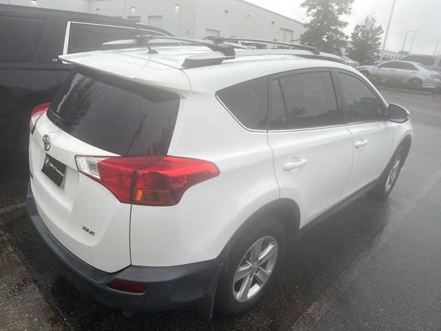 Used 2013 White Toyota XLE image 3