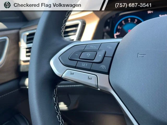 New 2026 White Volkswagen 2.0T SE w/Technology image 36