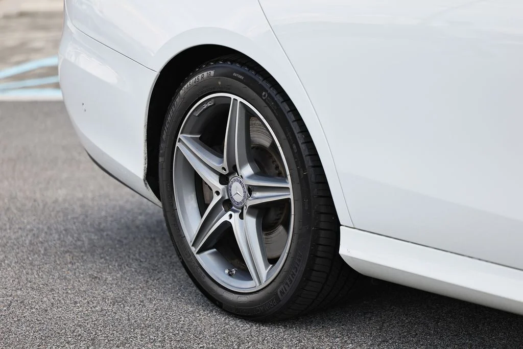 Used 2017 designo Diamond White Metallic Mercedes-Benz E 400 image 6