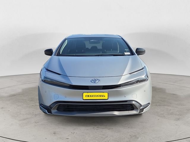 Used 2024  Toyota XLE image 2