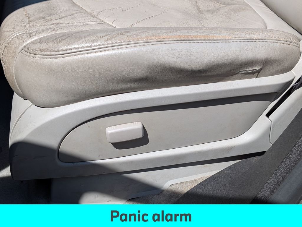 Used 2008 White GMC SLT-1 image 18