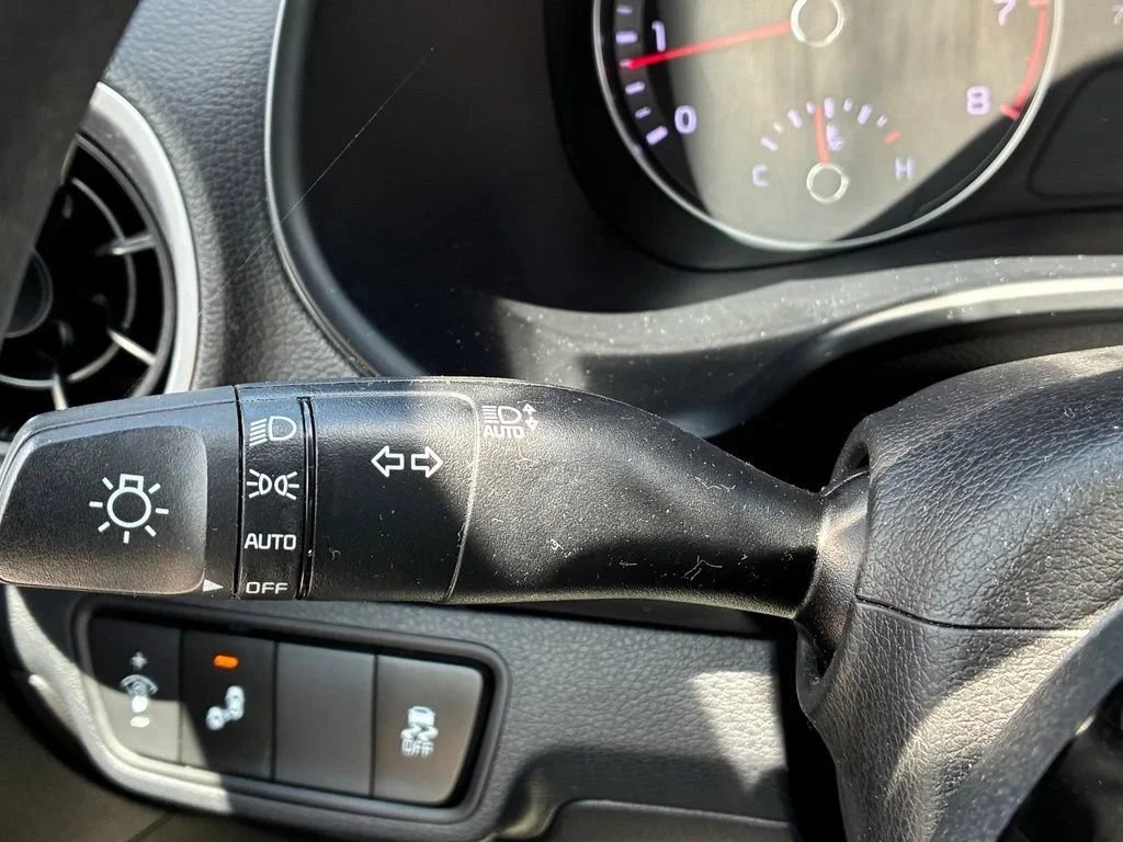 Used 2022 Aurora Black Kia LXS image 39