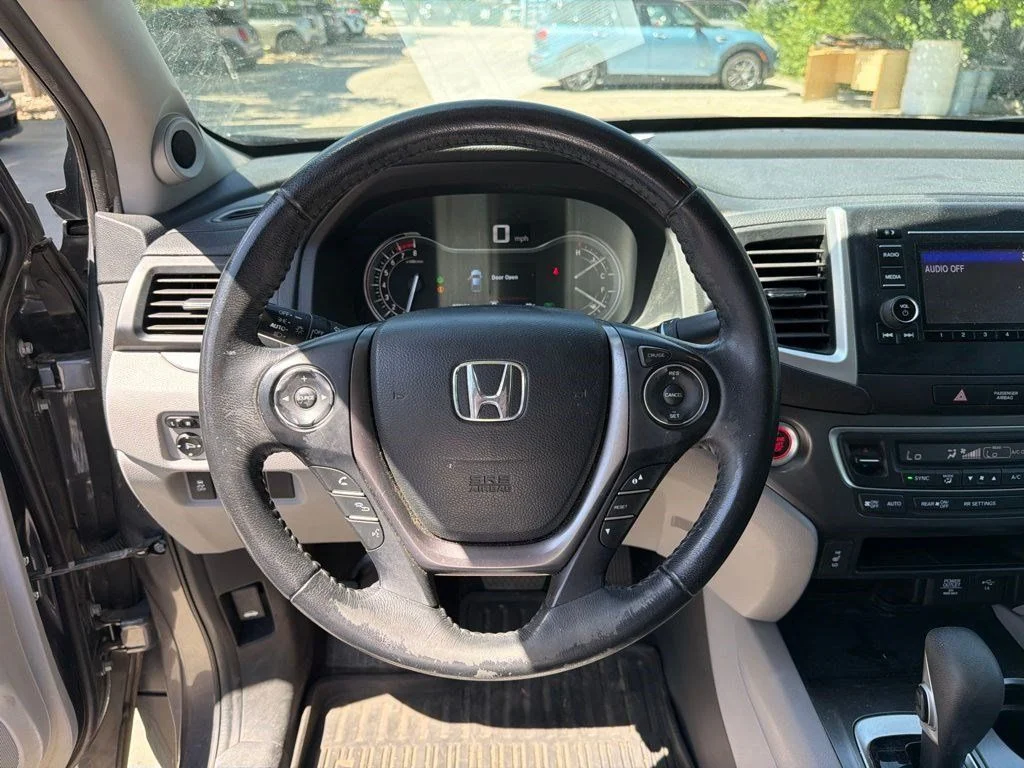 Used 2019 Gray Honda RTL image 13