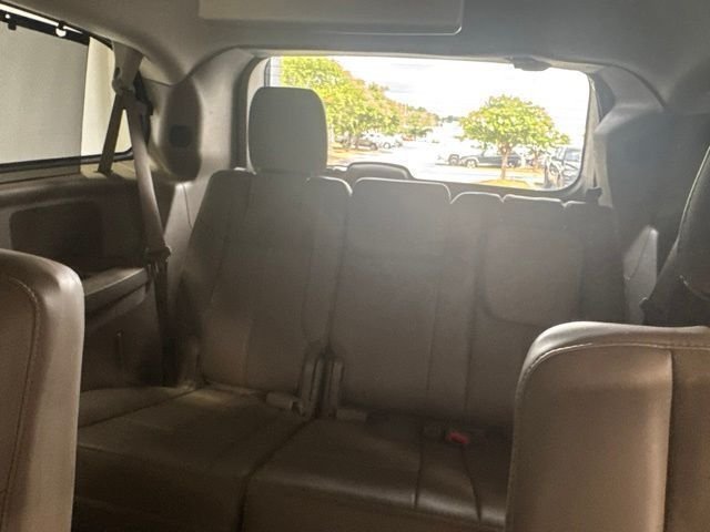 Used 2015 Beige Chrysler Limited image 22
