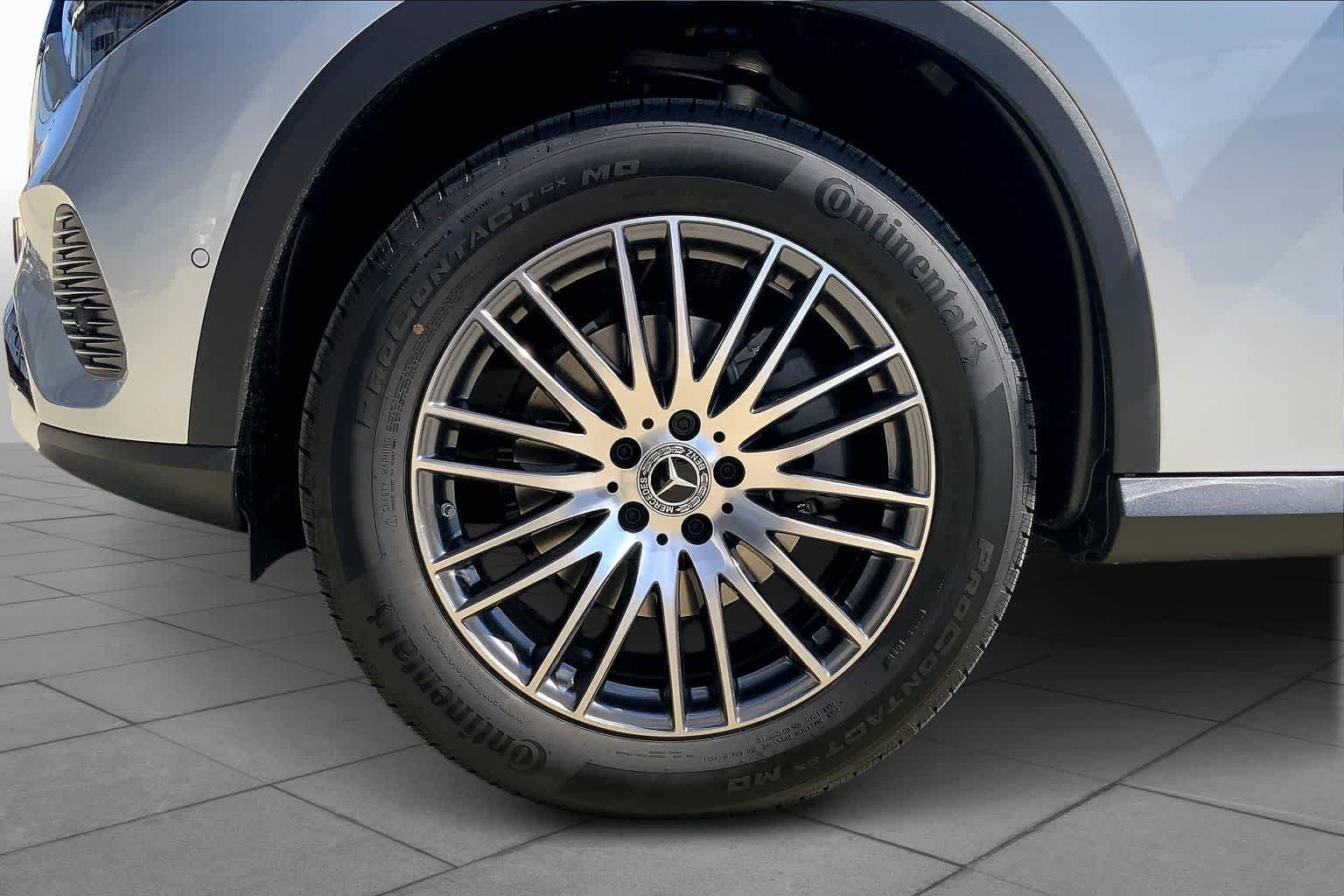 New 2026 Cirrus Silver Metallic Mercedes-Benz GLC 300 image 11