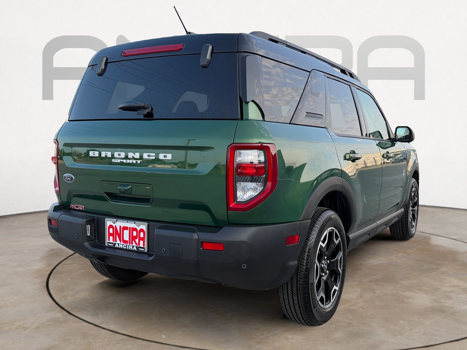 Used 2025 Green Metallic Ford Outer Banks image 8