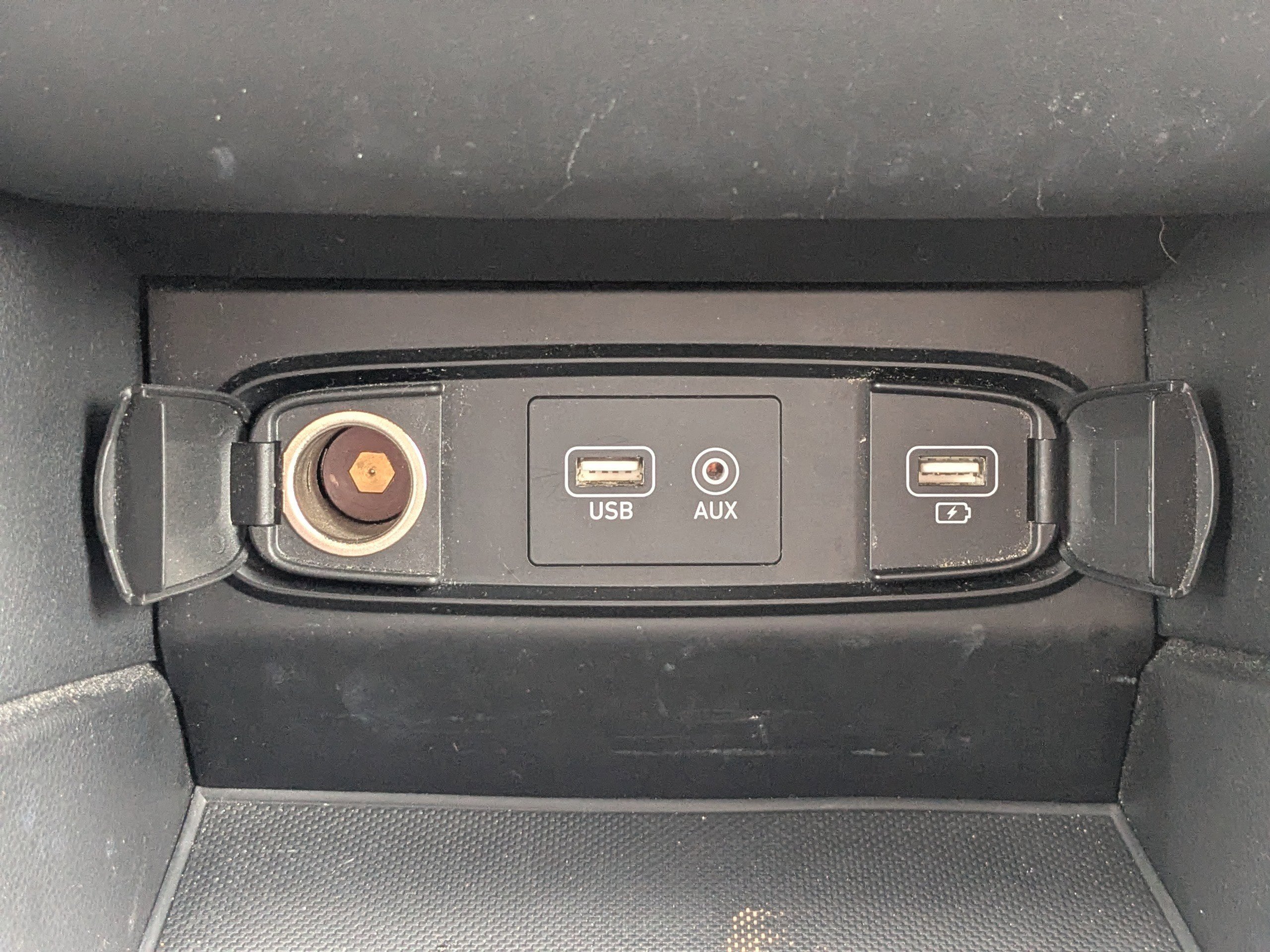 2020 Hyundai Santa Fe SE - Photo 21