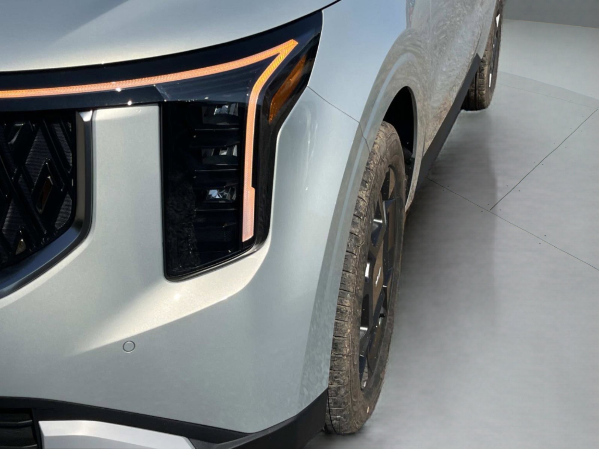 New 2026 Ivory Silver Kia EX image 37