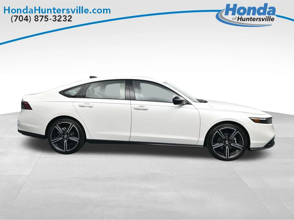 Certified Used 2026 Platinum White Pearl Honda SE image 9