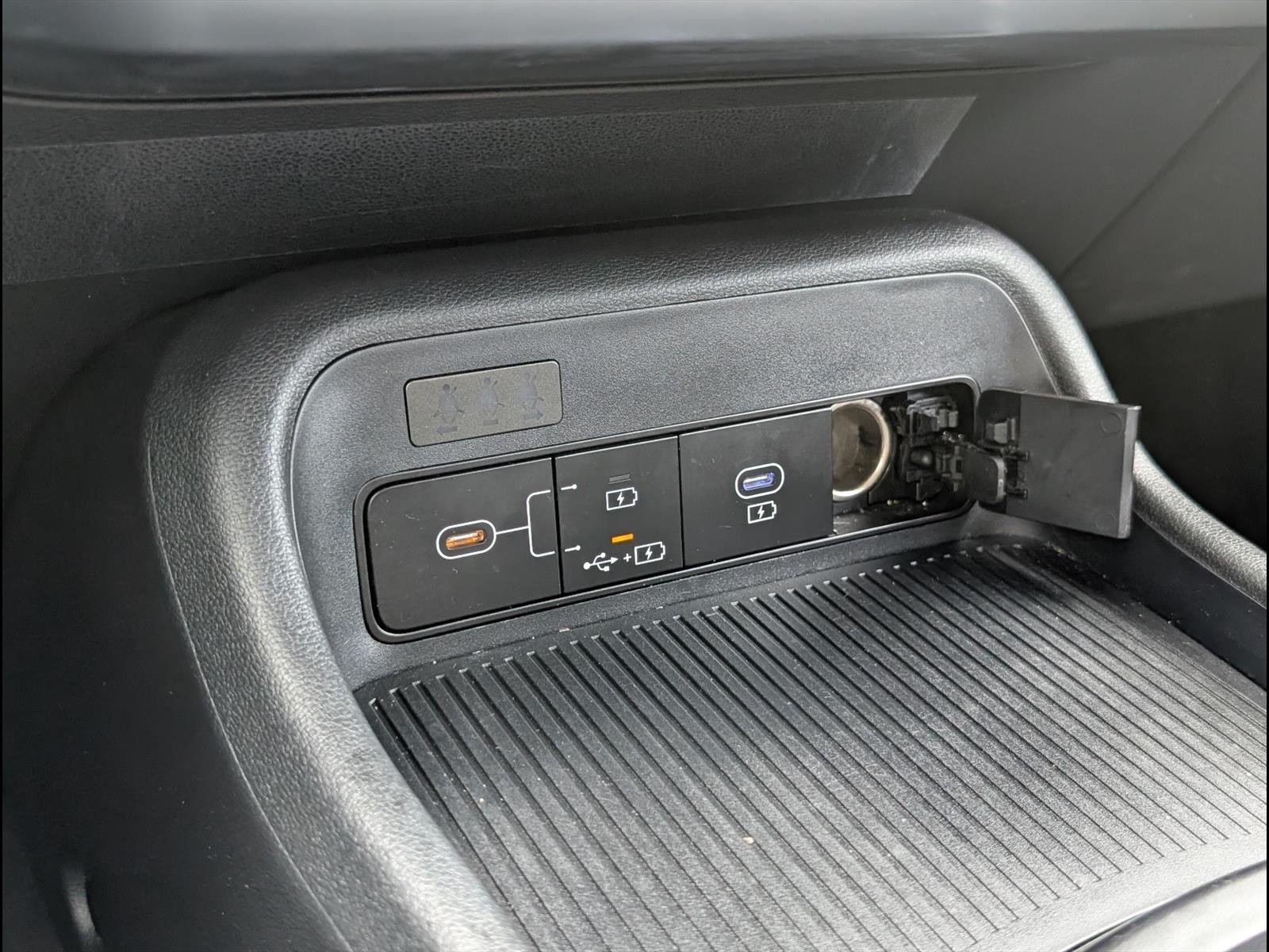 2024 Hyundai Kona SE - Photo 15