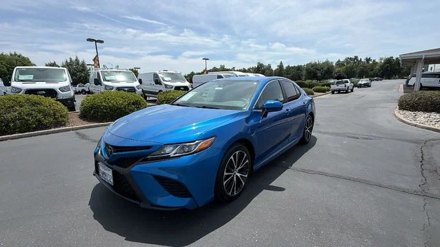 2020 Toyota Camry SE