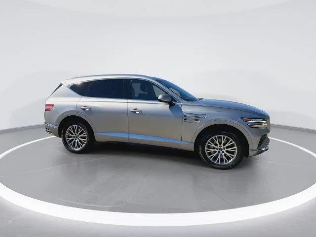 Used 2025 Silver Genesis 2.5T image 9