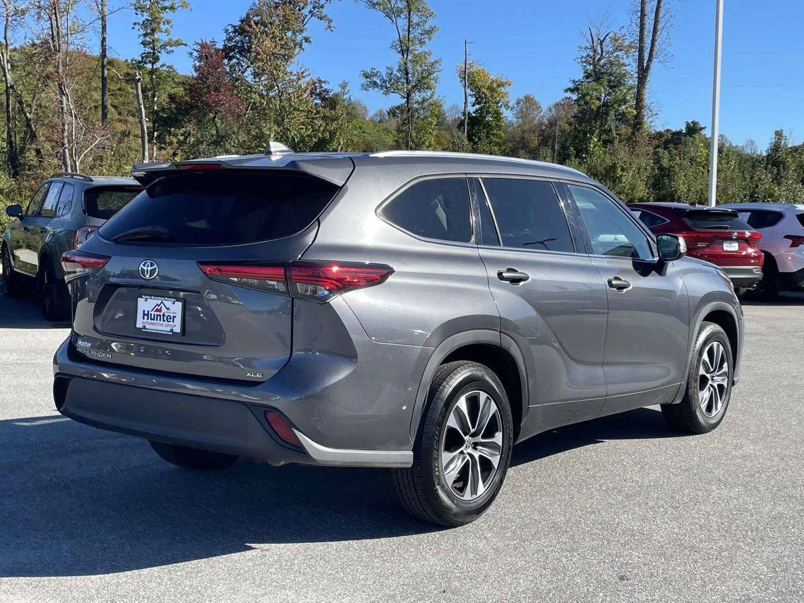Used 2020 Magnetic Gray Metallic Toyota XLE image 28