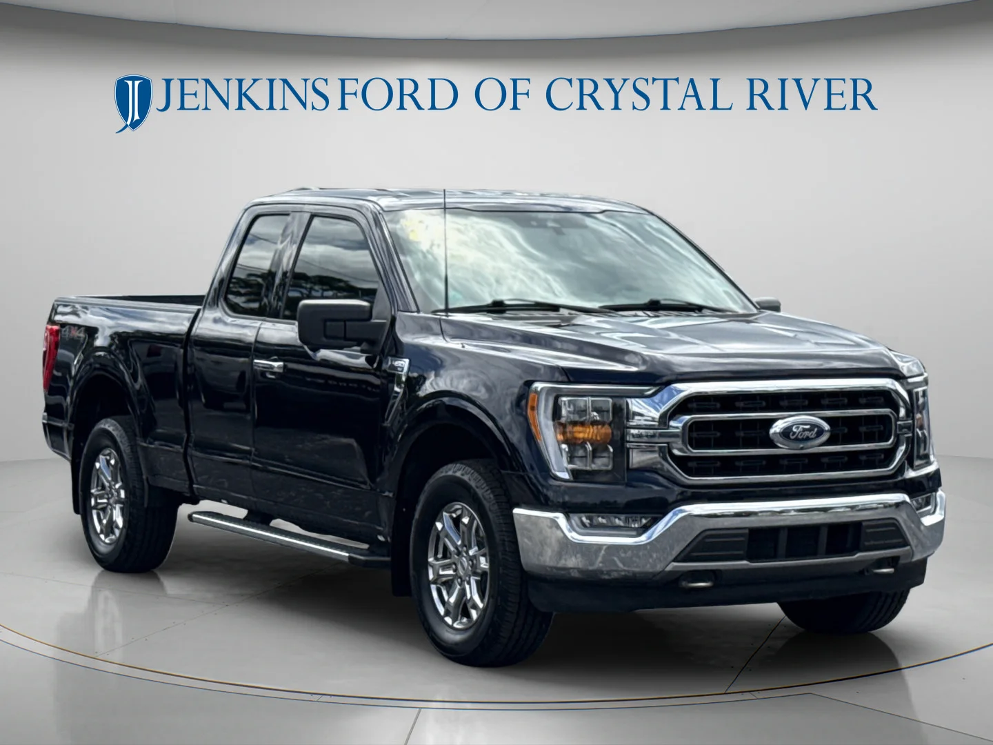 Used 2021 Antimatter Blue Metallic Ford XLT image 2