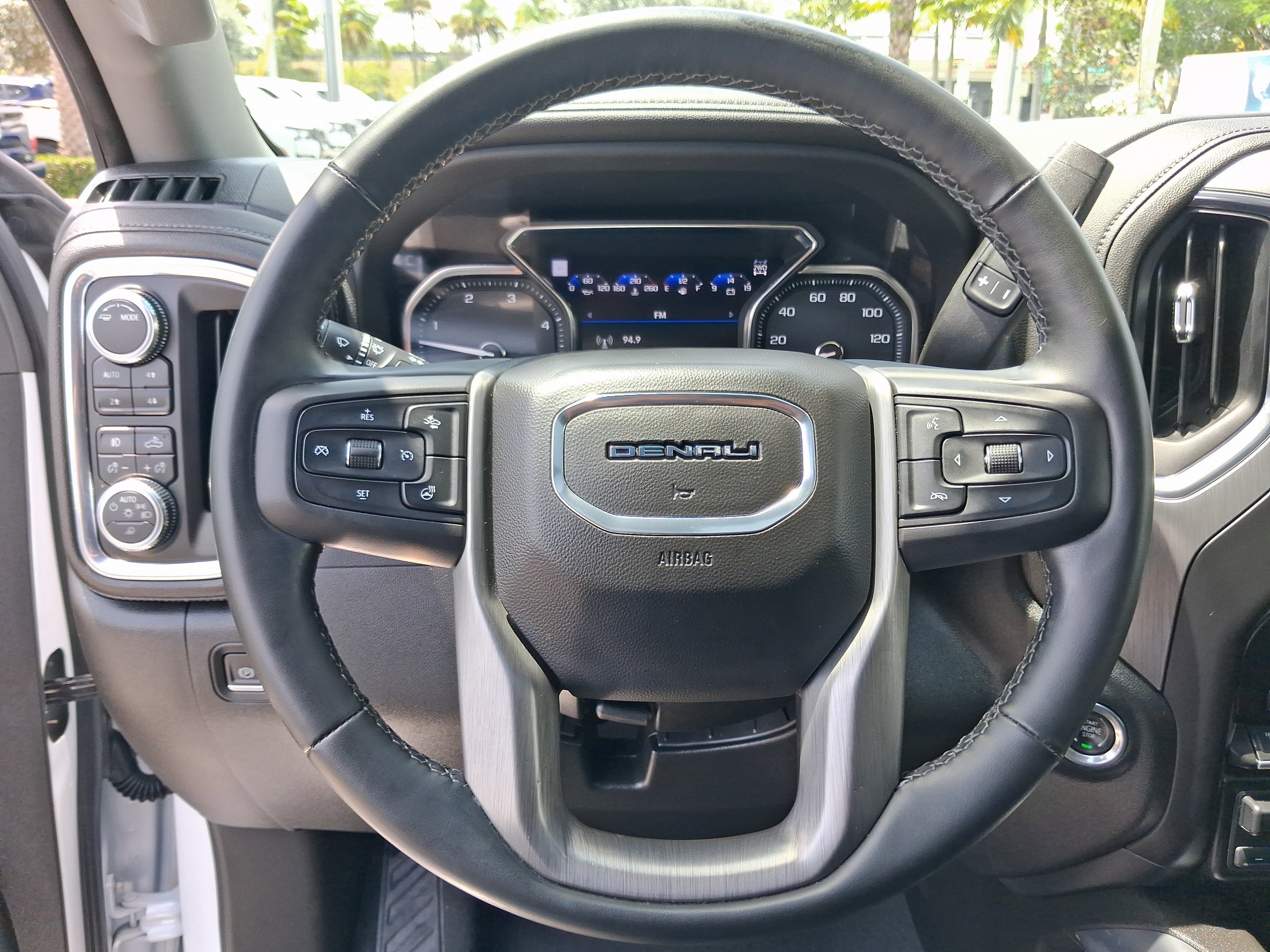 Used 2023 White GMC Denali image 19