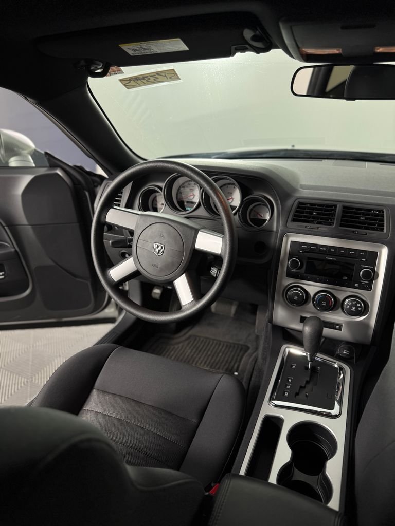 Used 2010 Bright Silver Metallic CC/Mineral Gray Met CC Dodge SE image 19