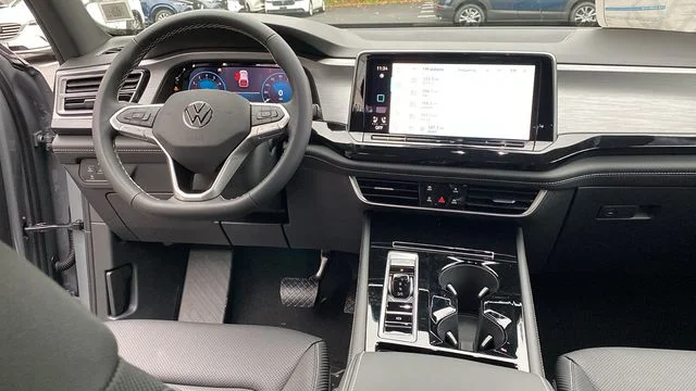 2026 Volkswagen Atlas Cross Sport SE w/Tech - Photo 9