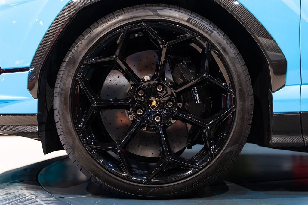 Used 2024 Blu Cepheus Metallic Lamborghini Performante image 47